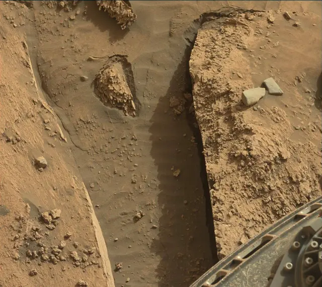 Sol 3379: Mast Camera (Mastcam)