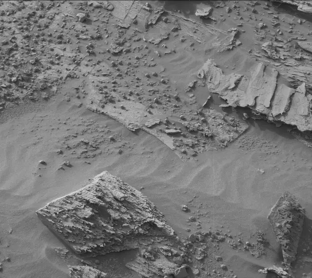 Sol 3383: Mast Camera (Mastcam)