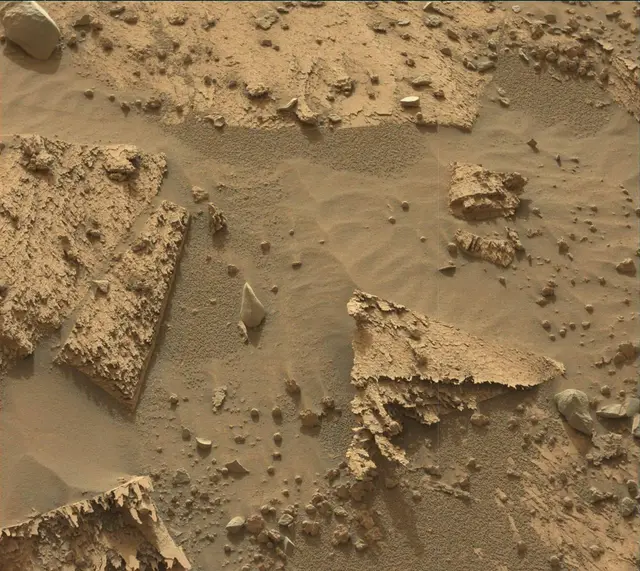 Sol 3383: Mast Camera (Mastcam)