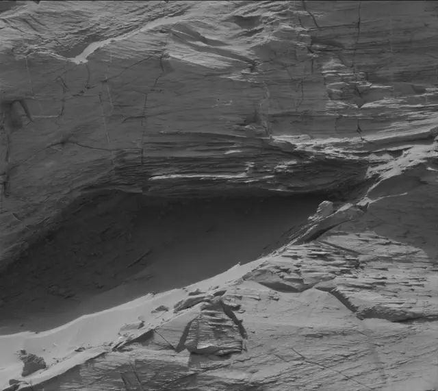 Sol 3383: Mast Camera (Mastcam)