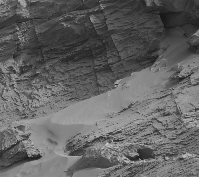 Sol 3386: Mast Camera (Mastcam)