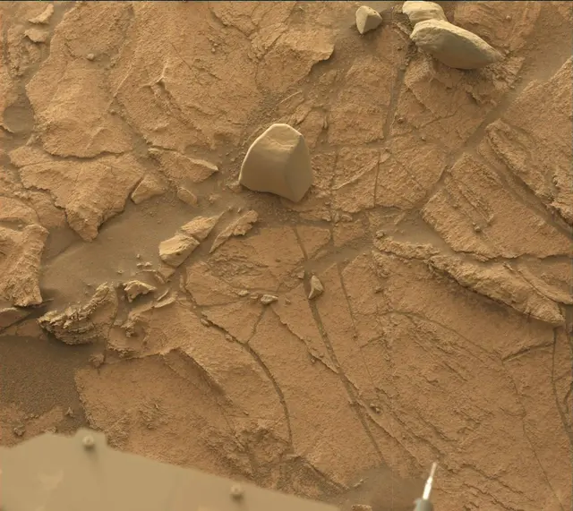 Sol 3387: Mast Camera (Mastcam)