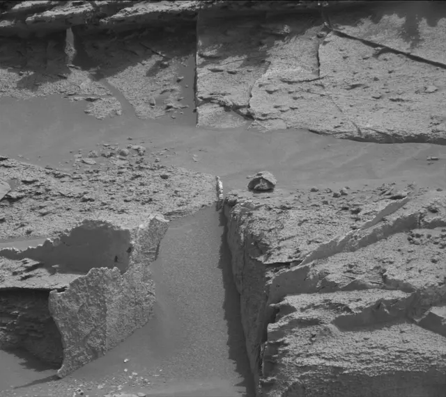 Sol 3387: Mast Camera (Mastcam)