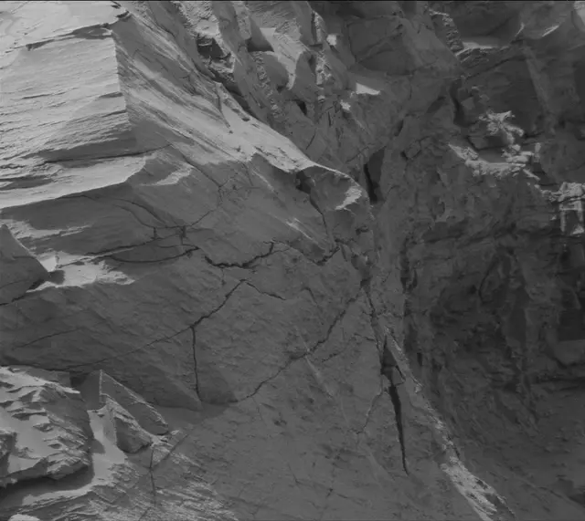 Sol 3387: Mast Camera (Mastcam)