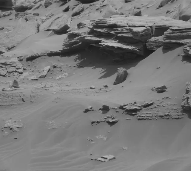 Sol 3391: Mast Camera (Mastcam)