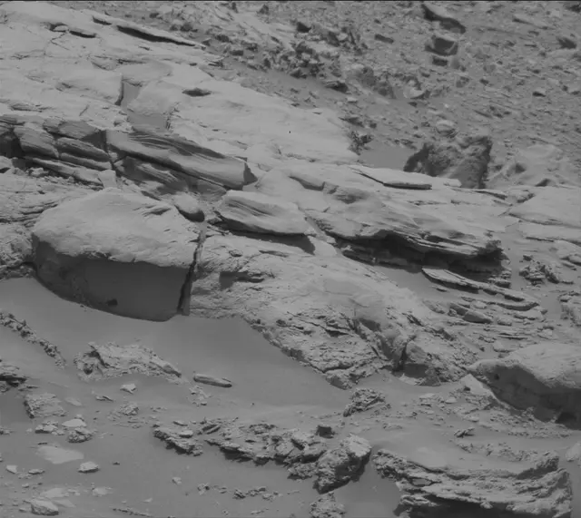 Sol 3395: Mast Camera (Mastcam)