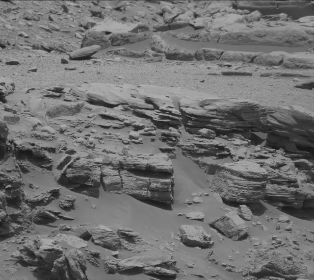Sol 3395: Mast Camera (Mastcam)