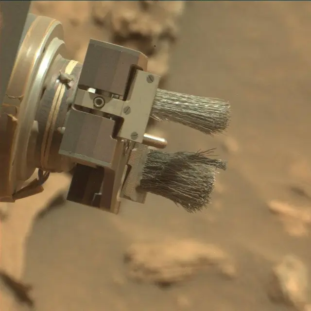 Sol 3395: Mast Camera (Mastcam)