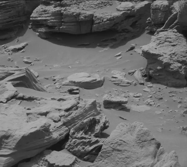 Sol 3398: Mast Camera (Mastcam)