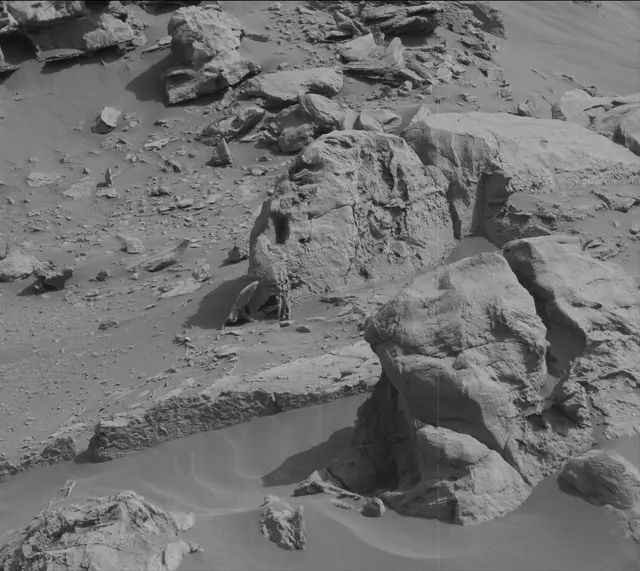 Sol 3403: Mast Camera (Mastcam)