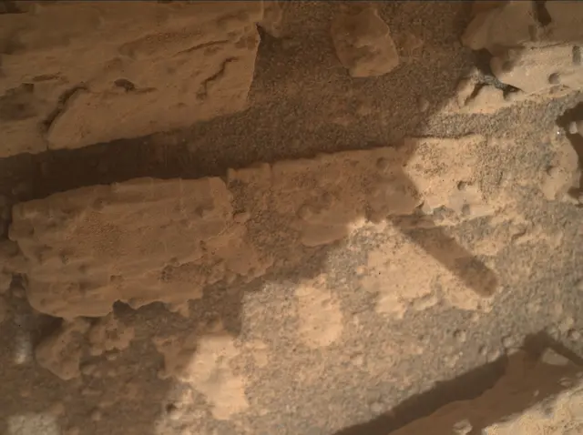 Sol 3469: Mars Hand Lens Imager (MAHLI)