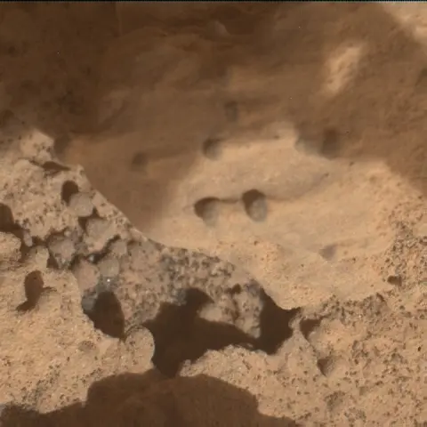Sol 3469: Mars Hand Lens Imager (MAHLI)