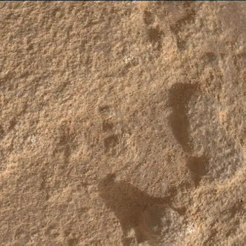 Sol 3493: Mars Hand Lens Imager (MAHLI)