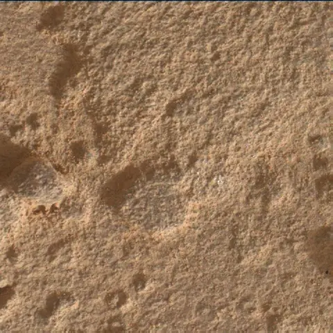 Sol 3493: Mars Hand Lens Imager (MAHLI)