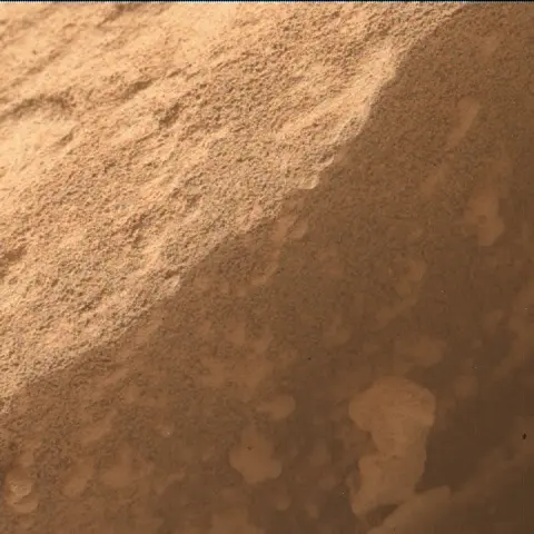 Sol 3493: Mars Hand Lens Imager (MAHLI)