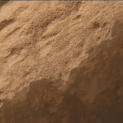 Sol 3493: Mars Hand Lens Imager (MAHLI)