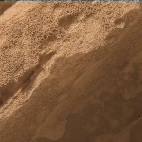 Sol 3493: Mars Hand Lens Imager (MAHLI)
