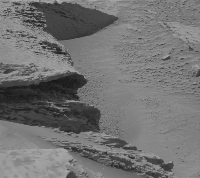 Sol 3494: Mast Camera (Mastcam)
