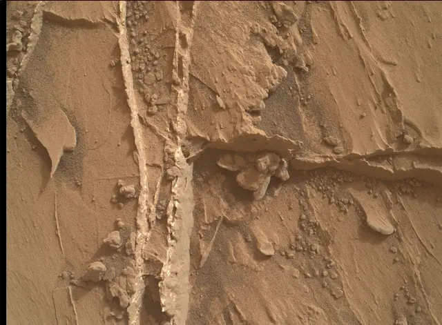 Sol 3503: Mars Hand Lens Imager (MAHLI)