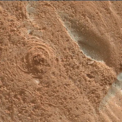 Sol 3503: Mars Hand Lens Imager (MAHLI)