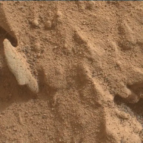 Sol 3503: Mars Hand Lens Imager (MAHLI)