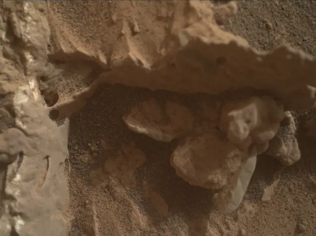 Sol 3503: Mars Hand Lens Imager (MAHLI)