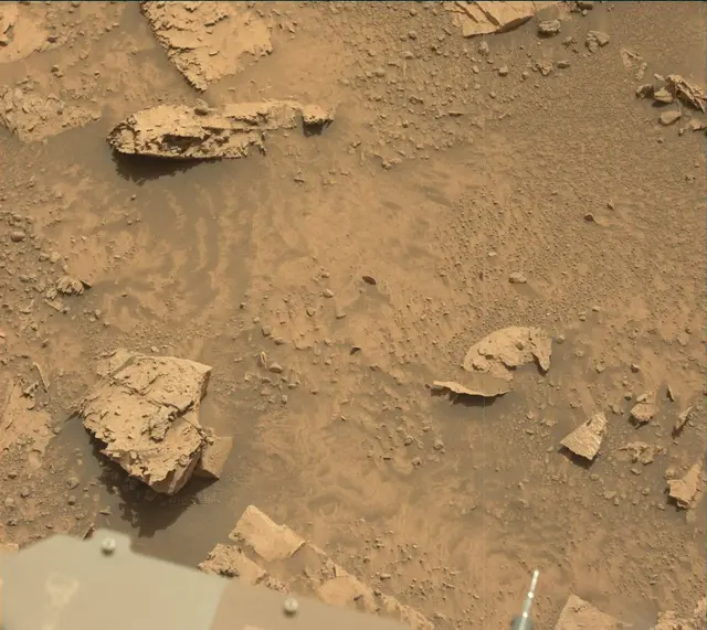Sol 3504: Mast Camera (Mastcam)
