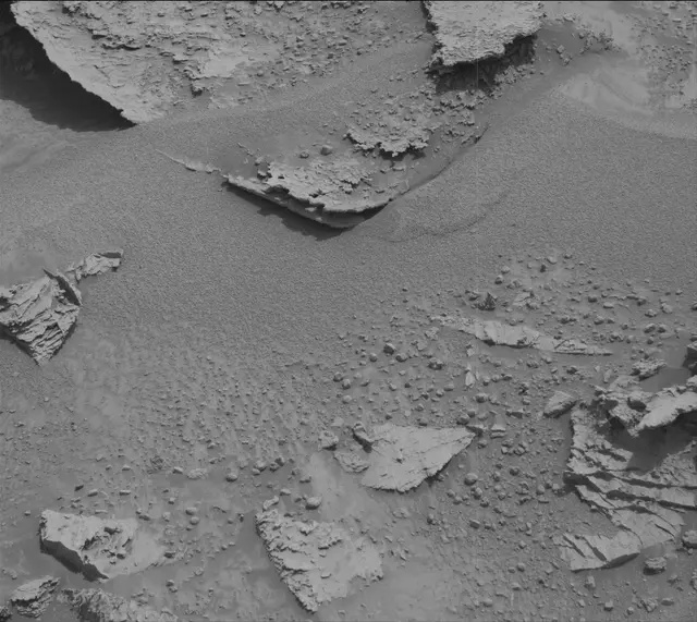 Sol 3504: Mast Camera (Mastcam)