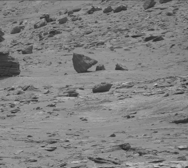 Sol 3504: Mast Camera (Mastcam)