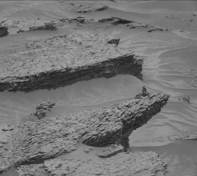 Sol 3504: Mast Camera (Mastcam)