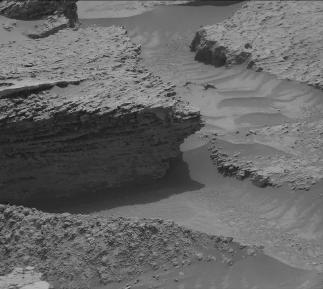 Sol 3504: Mast Camera (Mastcam)