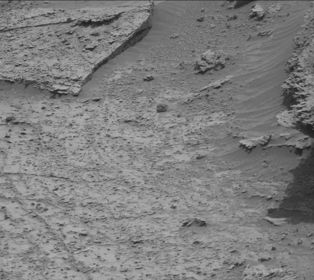 Sol 3504: Mast Camera (Mastcam)