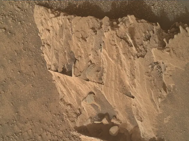 Sol 3505: Mars Hand Lens Imager (MAHLI)