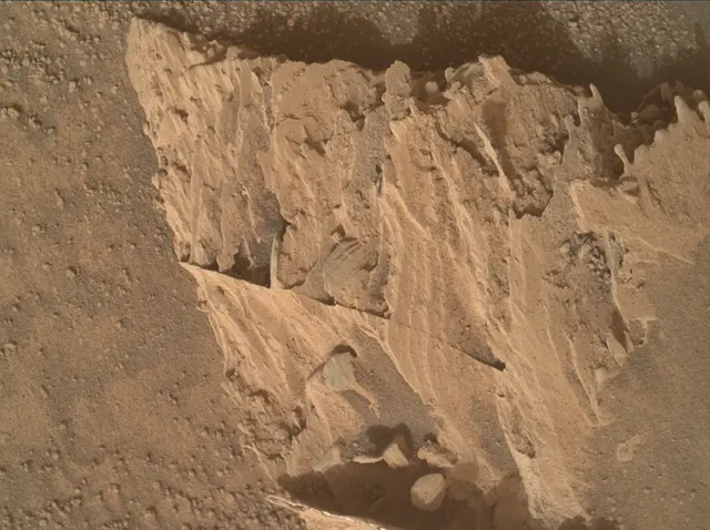 Sol 3505: Mars Hand Lens Imager (MAHLI)