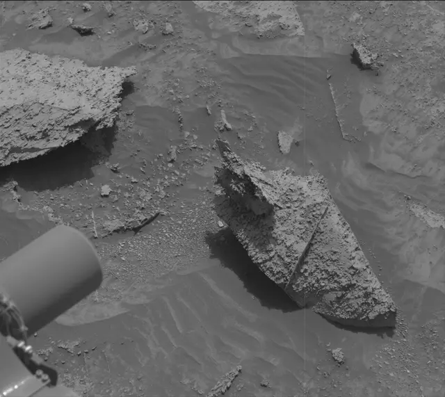 Sol 3508: Mast Camera (Mastcam)