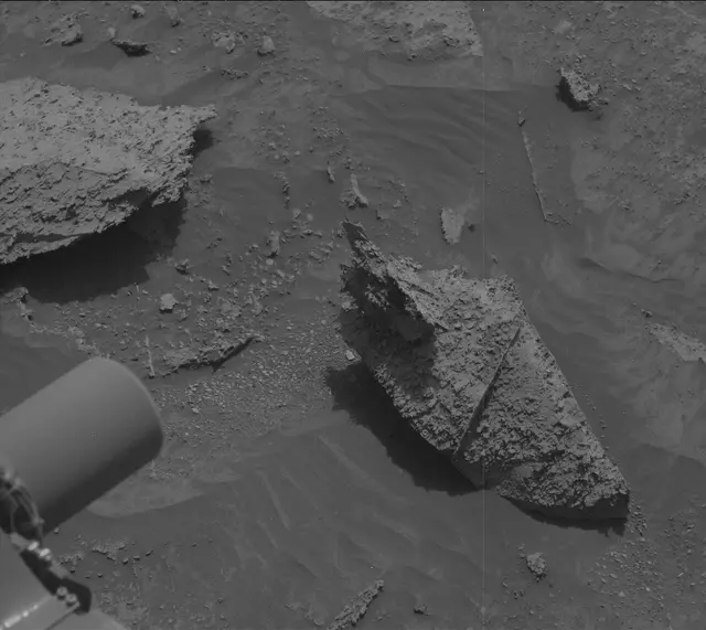 Sol 3508: Mast Camera (Mastcam)