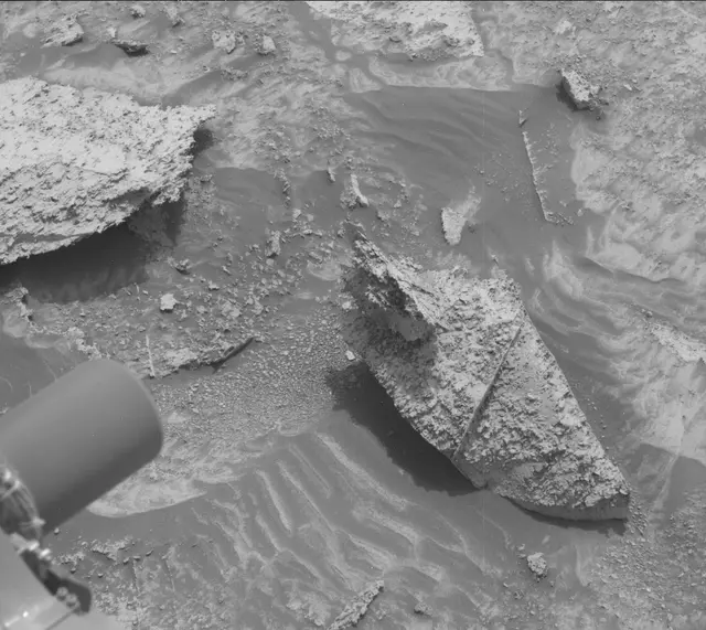 Sol 3508: Mast Camera (Mastcam)