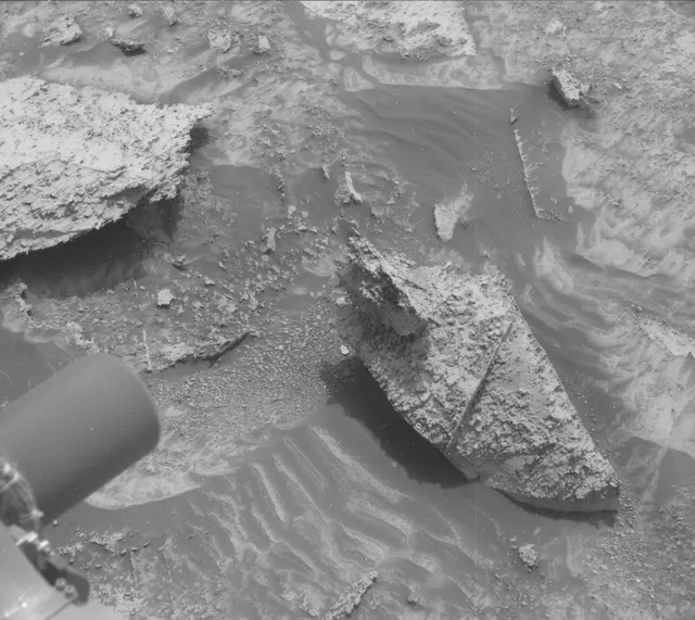 Sol 3508: Mast Camera (Mastcam)