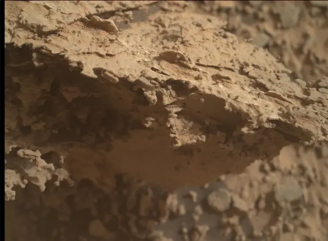 Sol 3508: Mars Hand Lens Imager (MAHLI)