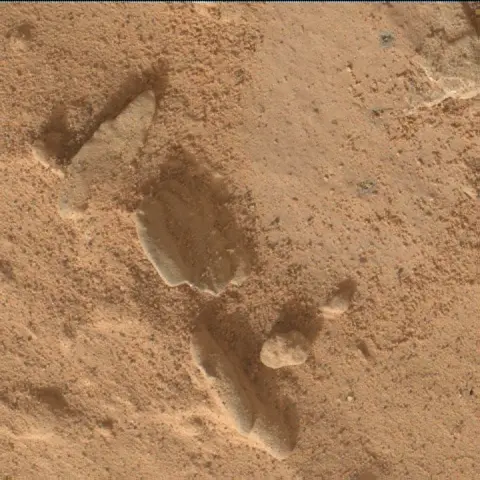 Sol 3508: Mars Hand Lens Imager (MAHLI)