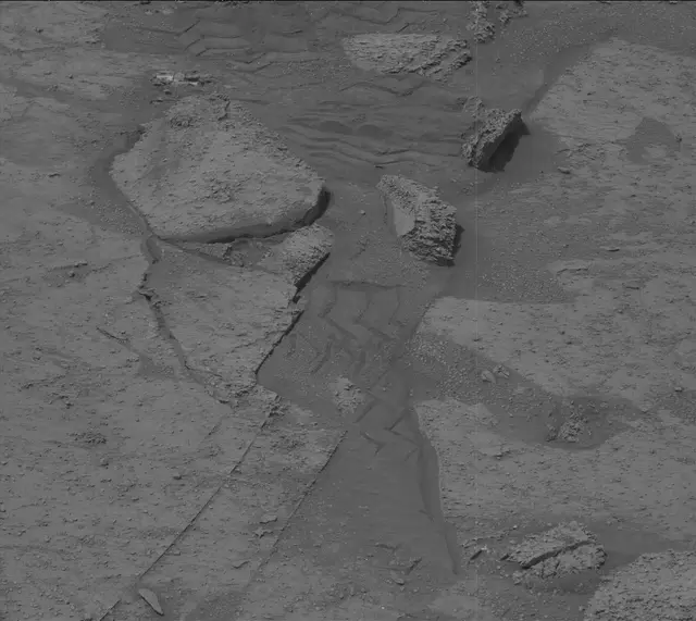 Sol 3514: Mast Camera (Mastcam)
