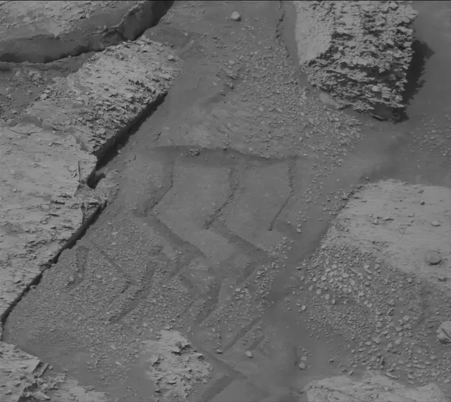 Sol 3514: Mast Camera (Mastcam)