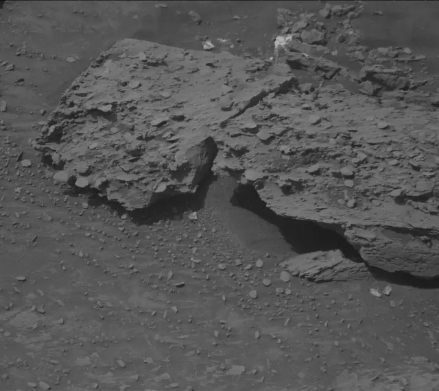 Sol 3527: Mast Camera (Mastcam)