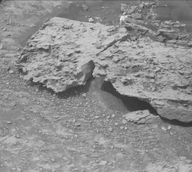 Sol 3527: Mast Camera (Mastcam)