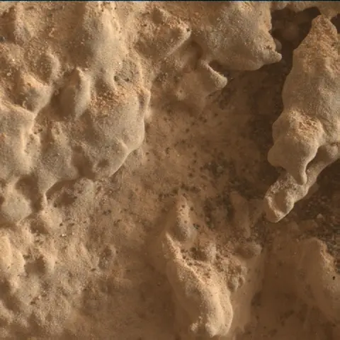 Sol 3532: Mars Hand Lens Imager (MAHLI)