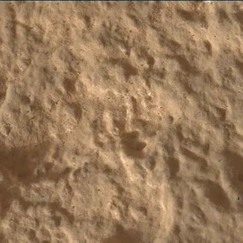 Sol 3532: Mars Hand Lens Imager (MAHLI)