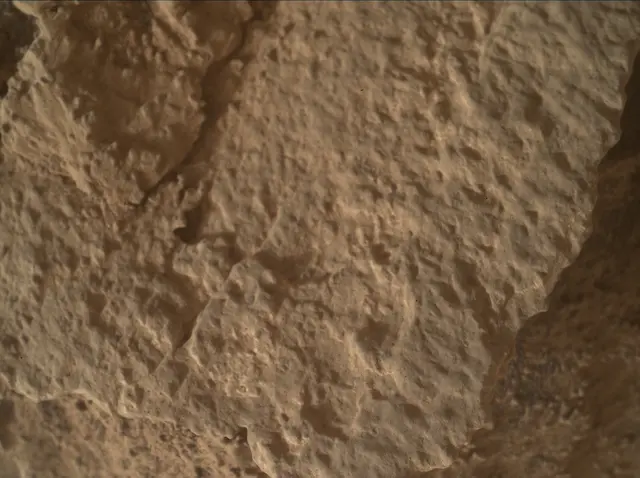 Sol 3532: Mars Hand Lens Imager (MAHLI)