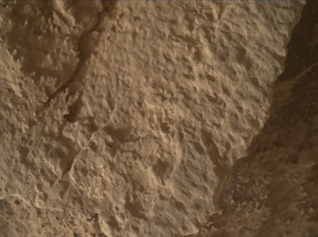 Sol 3532: Mars Hand Lens Imager (MAHLI)