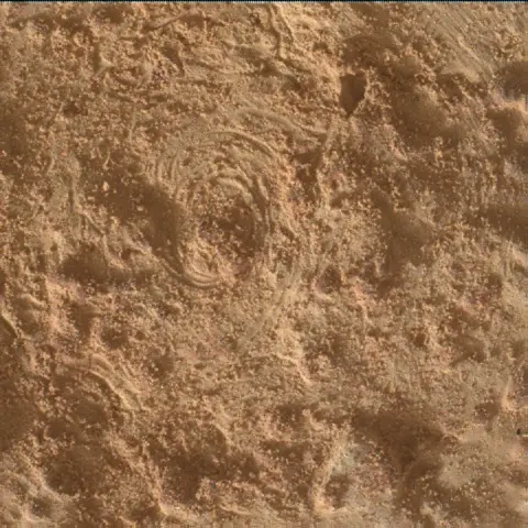Sol 3532: Mars Hand Lens Imager (MAHLI)