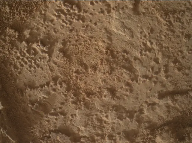Sol 3532: Mars Hand Lens Imager (MAHLI)